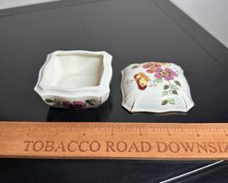 C34 - $15. Lidded Trinket Box by Zsolnay-Hungary. Hand Painted. 3" wide x 2" tall.