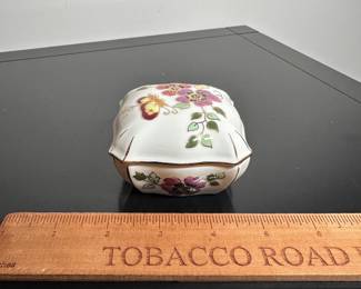 C34 - $15. Lidded Trinket Box by Zsolnay-Hungary. Hand Painted. 3" wide x 2" tall.