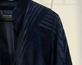 C166 - $50. Vintage Graumann Jeune Femme Jacket. 20.5" pit to pit. 24" long.