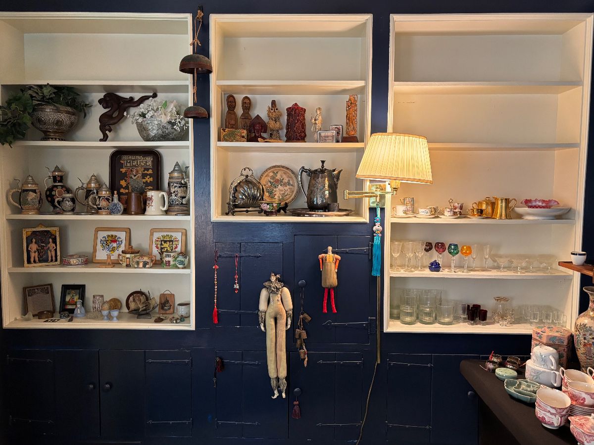 Folk-art, Collectables, Souvenirs