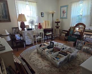 Lamps, frames, wall art