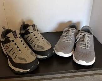 Mens Sketchers Kizik Shoes