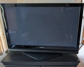 2007 50 Panasonic Plasma HD TV Model TH50PX75U On Stand More