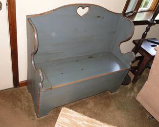 Heart backed bench storage/toy chest