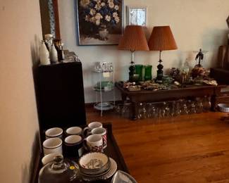 Vases, knickknacks, lamps