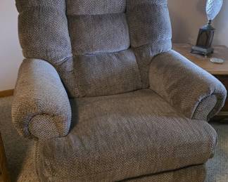 Plush Oversize Electric Recliner