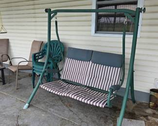 Free Standing Porch Swing