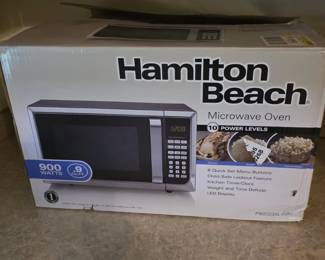 NIB Hamilton Beach Microwave Oven