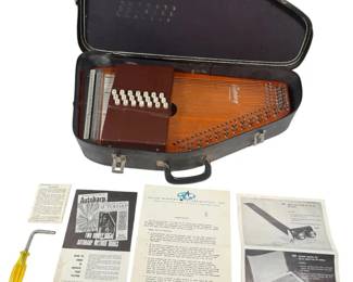 Autoharp in Case Perfect for Music Lovers and Beginners