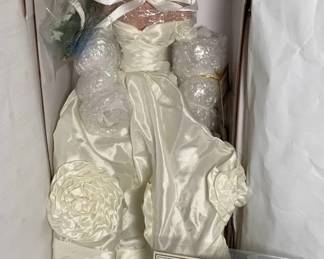 The AshtonDrake Galleries Jacqueline Kennedy Doll