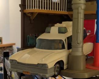 Kenner Ghostbusters Firehouse Headquarters Playset with Ecto second image