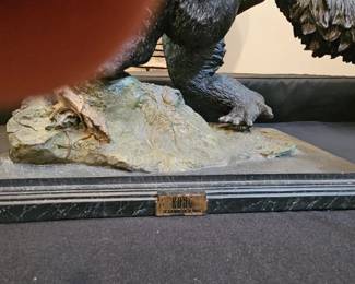 Weta Collectibles King Kong VRex vs. Kong Limited Edition Statue or fifth image