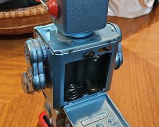 ME Tin Robot Toy second image