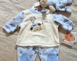 Vitamins Baby Sleepwear Set with Plush Dog