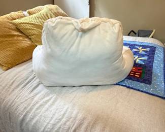 Nestl Sherpa Fleece Reading Pillow with Arms second image