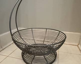 Wire Fruit Basket with Banana Hanger