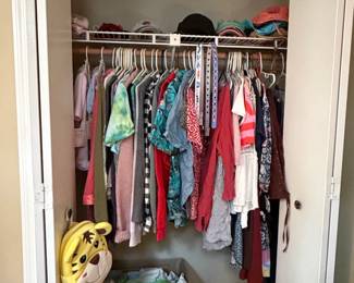 Assorted Household Goods and Childrens Items third image