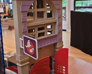 Kenner The Real Ghostbusters Ecto and Firehouse Playset second image