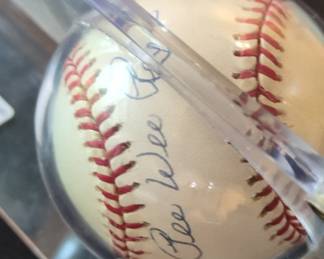 Pee Wee Reese Signed Baseball with Trading Card second image