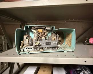 GE Decorator Tube Radio Alarm Clock  Model CC second image