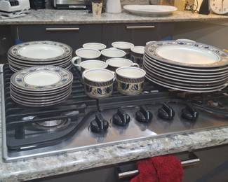 Mikasa Intaglio Cacoi Arabella Dinnerware Set
