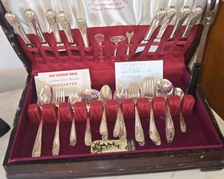 Vintage Rogers "Daffodil" flatware