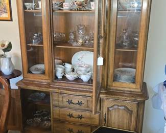 Thomasville China hutch