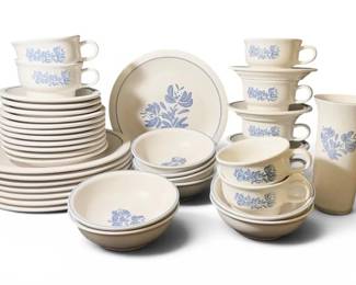 Pfalztgraff Yorktowne Dinnerware Set