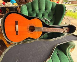 Nice guitar, needs strings