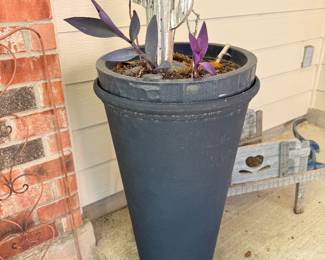 4 matching tall planters