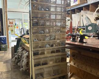 Hardware organizer