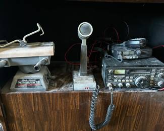 ICOM IC 730 HF Transceiver & Shure Microphone & Black & Decker Workmate