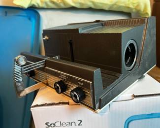 Vintage Crestline 500C slide projector