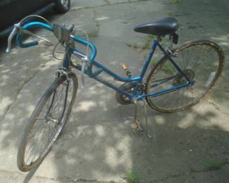 Girls Schwin Varsity bicycle
