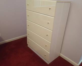 Upright dresser