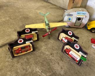 LOT OF DIECAST CARS / PINS / ETC