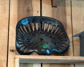 VINTAGE METAL SEAT