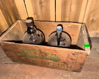 VINTAGE WOODEN CRATE / TWO JUGS