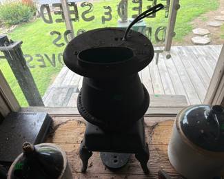 VINTAGE CAST IRON STOVE