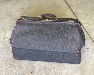 VINTAGE TRAVEL BAG