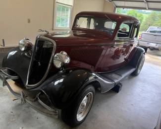 1934 MODEL 40 DELUXE 5 WINDOW COUPE