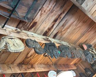 LOT OF VINTAGE BASEBALL GLOVES