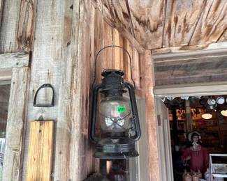 VINTAGE OIL LANTERN