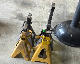 JACK STANDS
