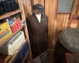 VINTAGE LADIES SUIT