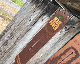 VINTAGE MAIL THERMOMETER