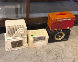 VINTAGE RADIO LOT