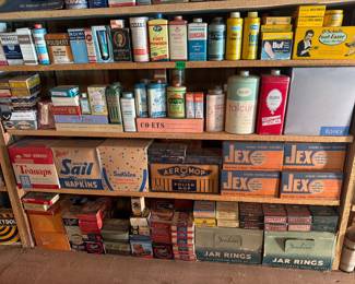LARGE LOT OF VINTAGE ITEMS