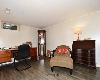 543LL Living Room