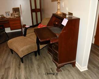 584LL Living Room